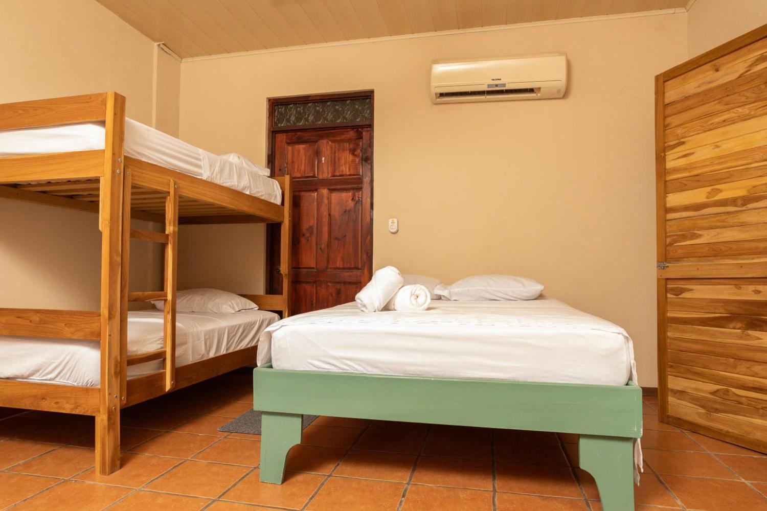 Hospedaje Papalotes Quepos Extérieur photo