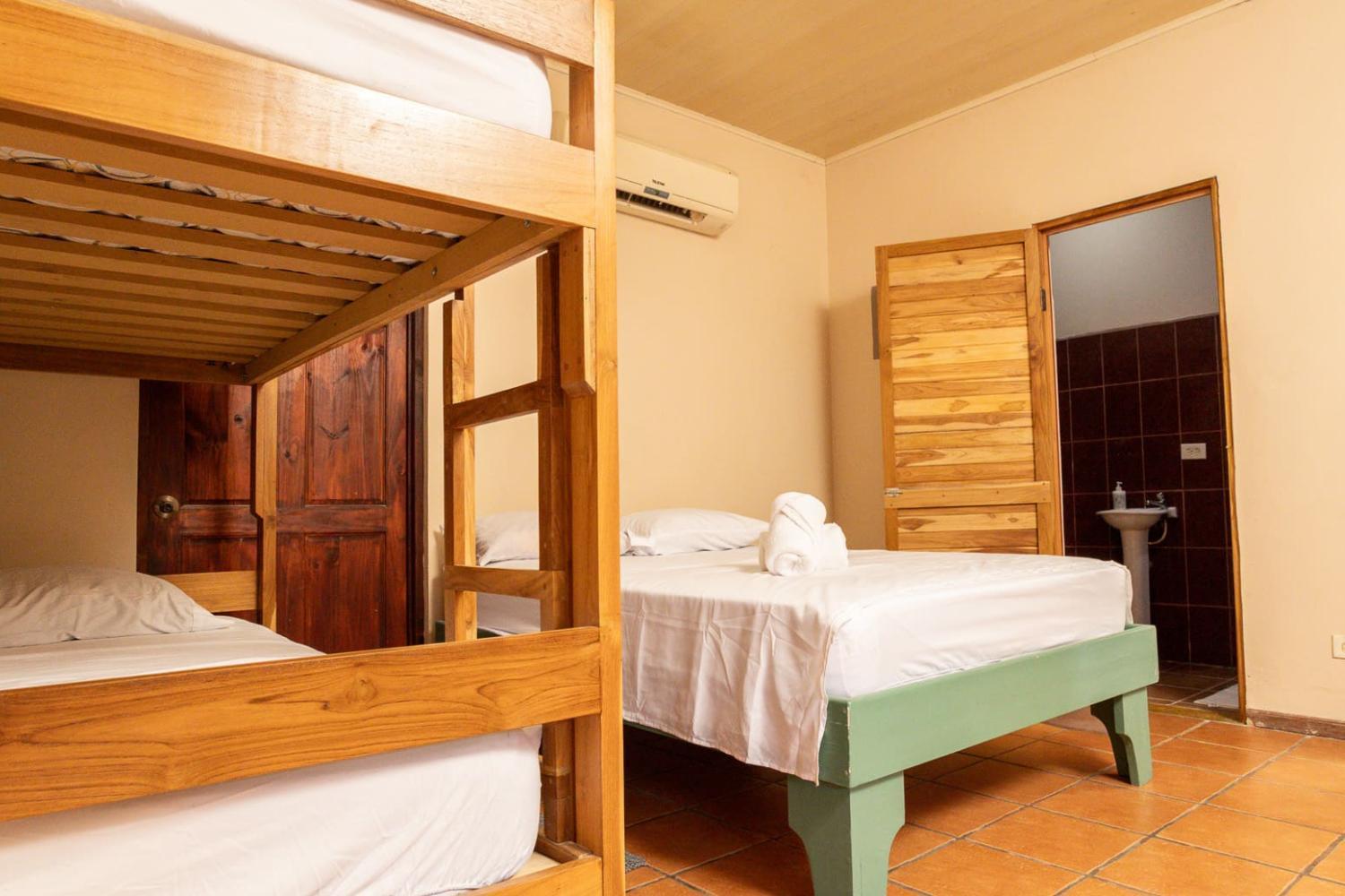 Hospedaje Papalotes Quepos Extérieur photo